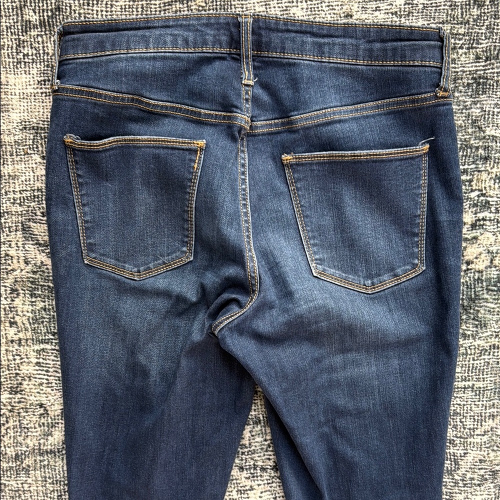 Universal Threads Distressed Jeans - Picture 6 of 7